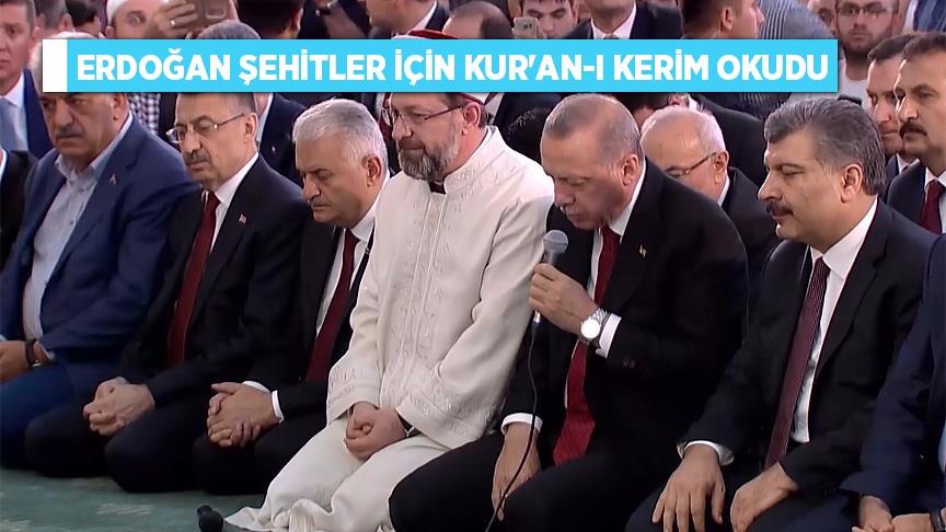 Başkan Erdoğan, Millet camiinde Kur'an tilavet ediyor