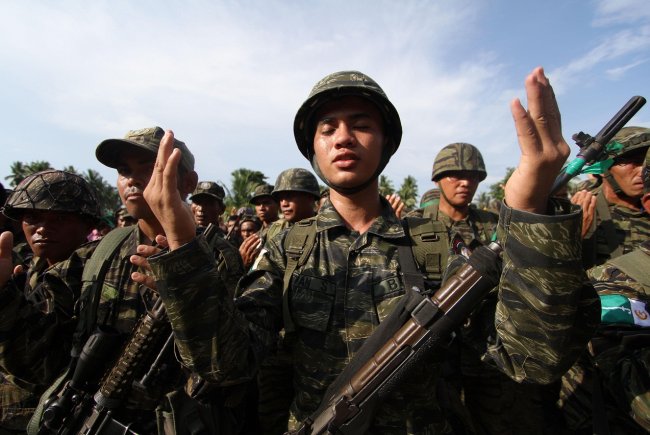 Duterte imzayı attı, Moro artık özerk