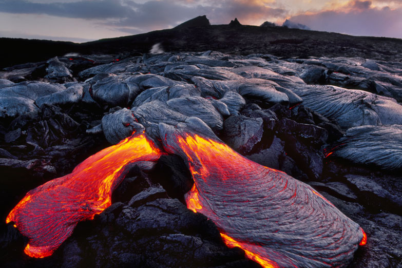 Kilauea Yanardağı patladı