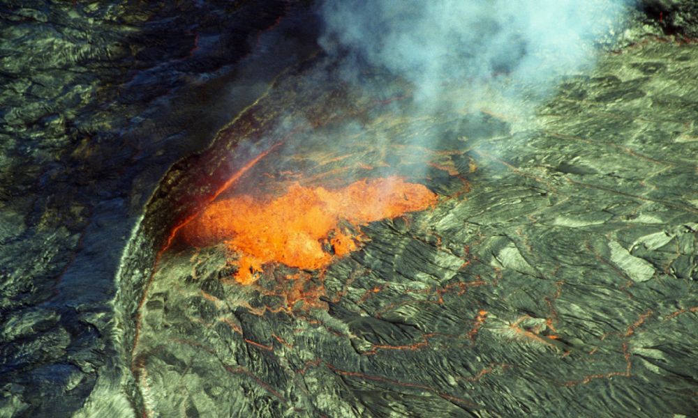 Kilauea Yanardağı patladı