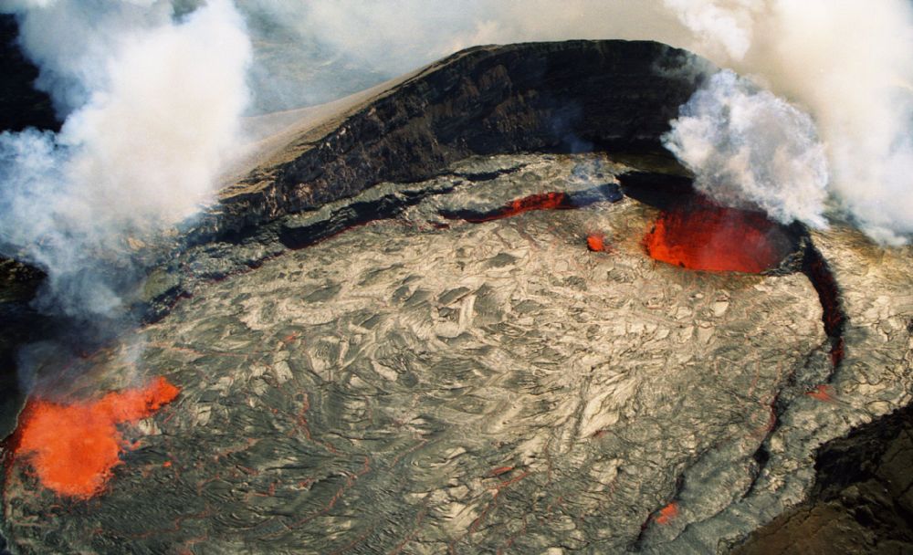 Kilauea Yanardağı patladı