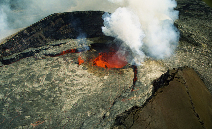 Kilauea Yanardağı patladı