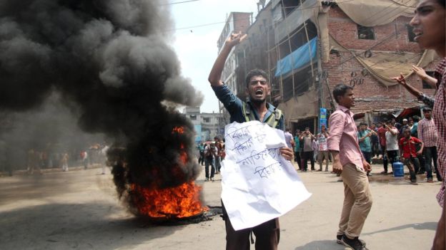 Bangladeş'te öğrenci gösterilerinden üzücü kareler