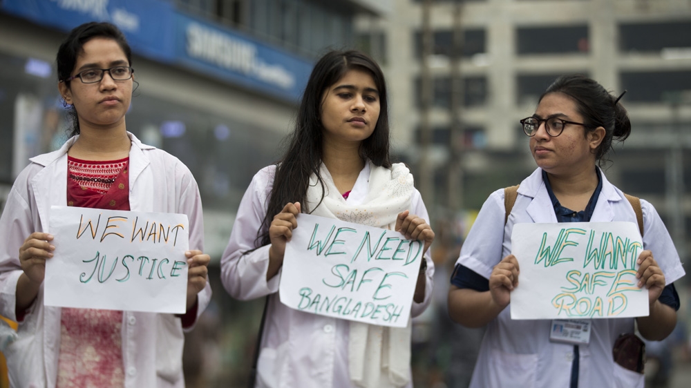 Bangladeş'te öğrenci gösterilerinden üzücü kareler